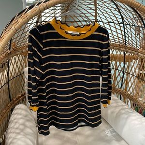 3/4 length sleeve tee black and yellow.